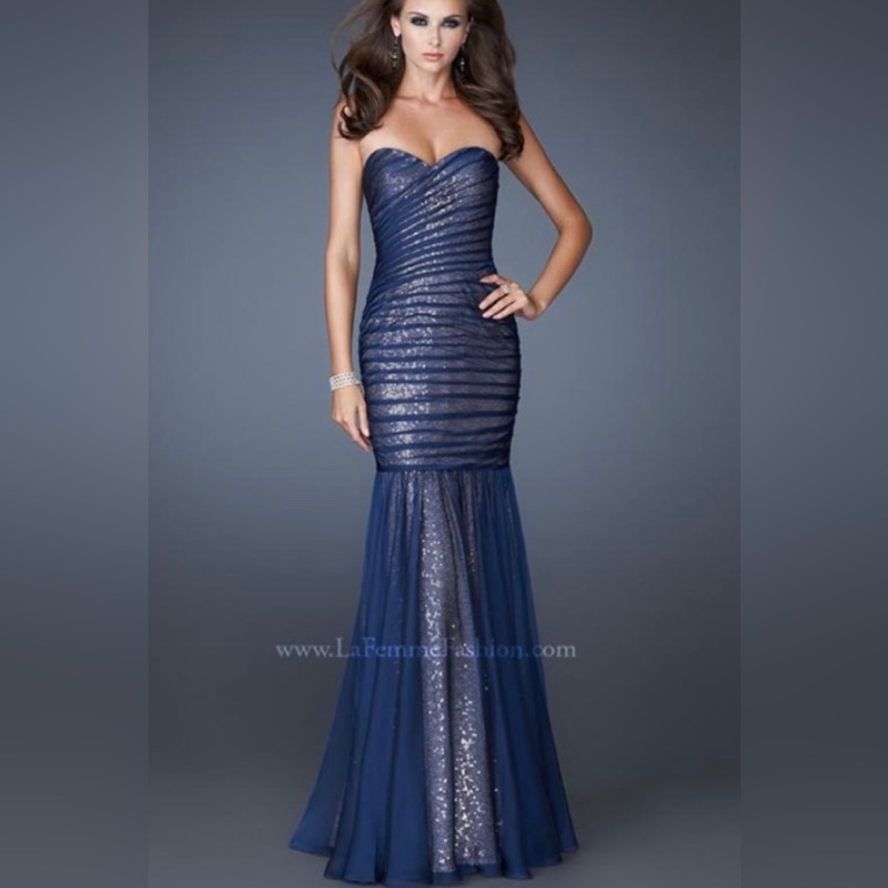 Beautiful wedding, prom, cocktail dress. Blue